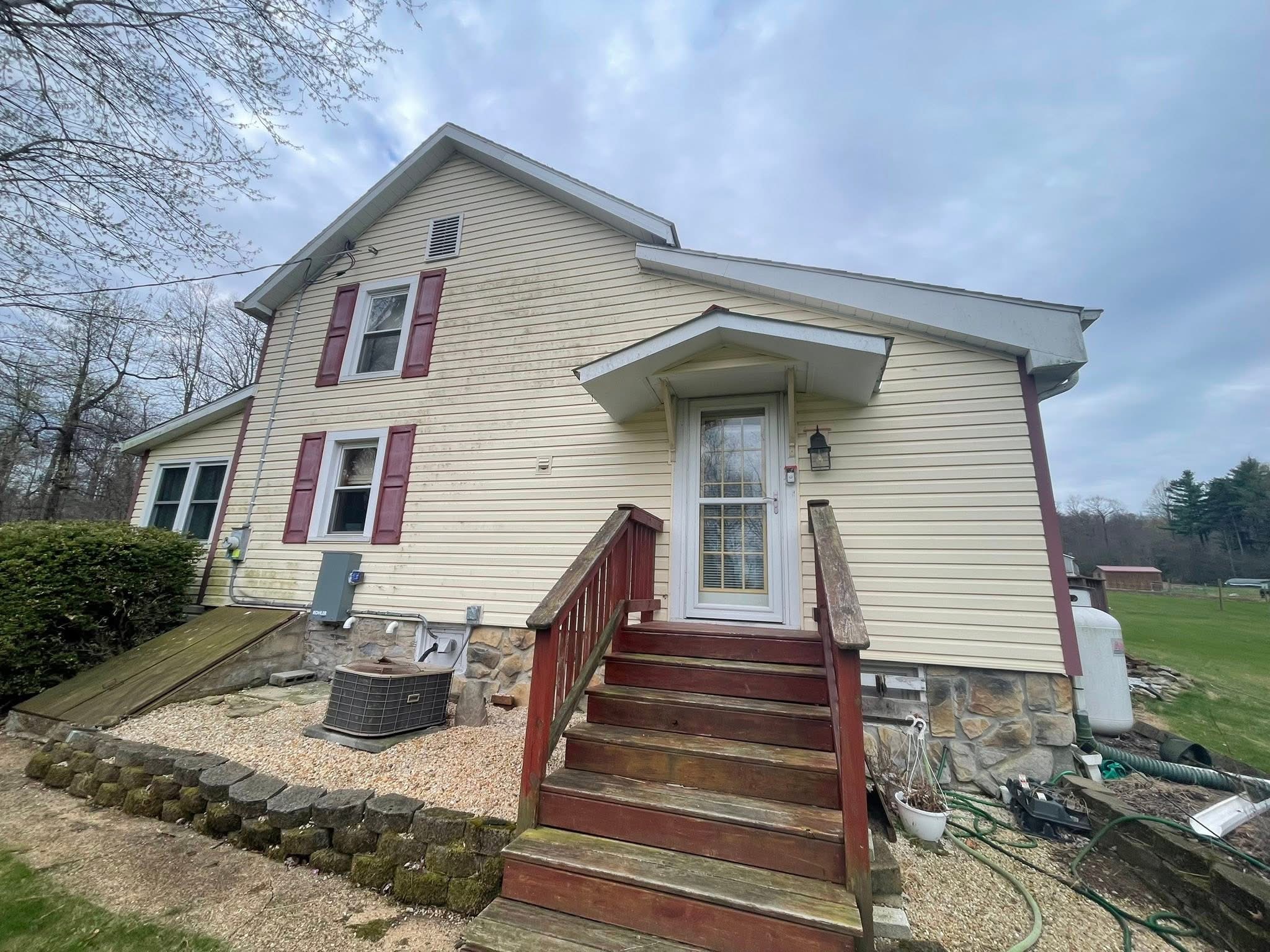 Soft House Wash with Window & Gutter Cleaning in Gettysburg PA